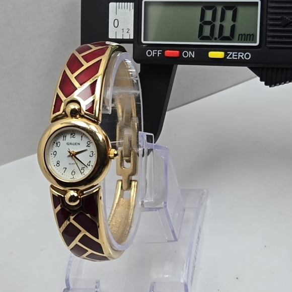 Womens Vintage Gruen Watch Gold Tone Red Enamel Bracelet Quartz New Battery Runs - Picture 5 of 12